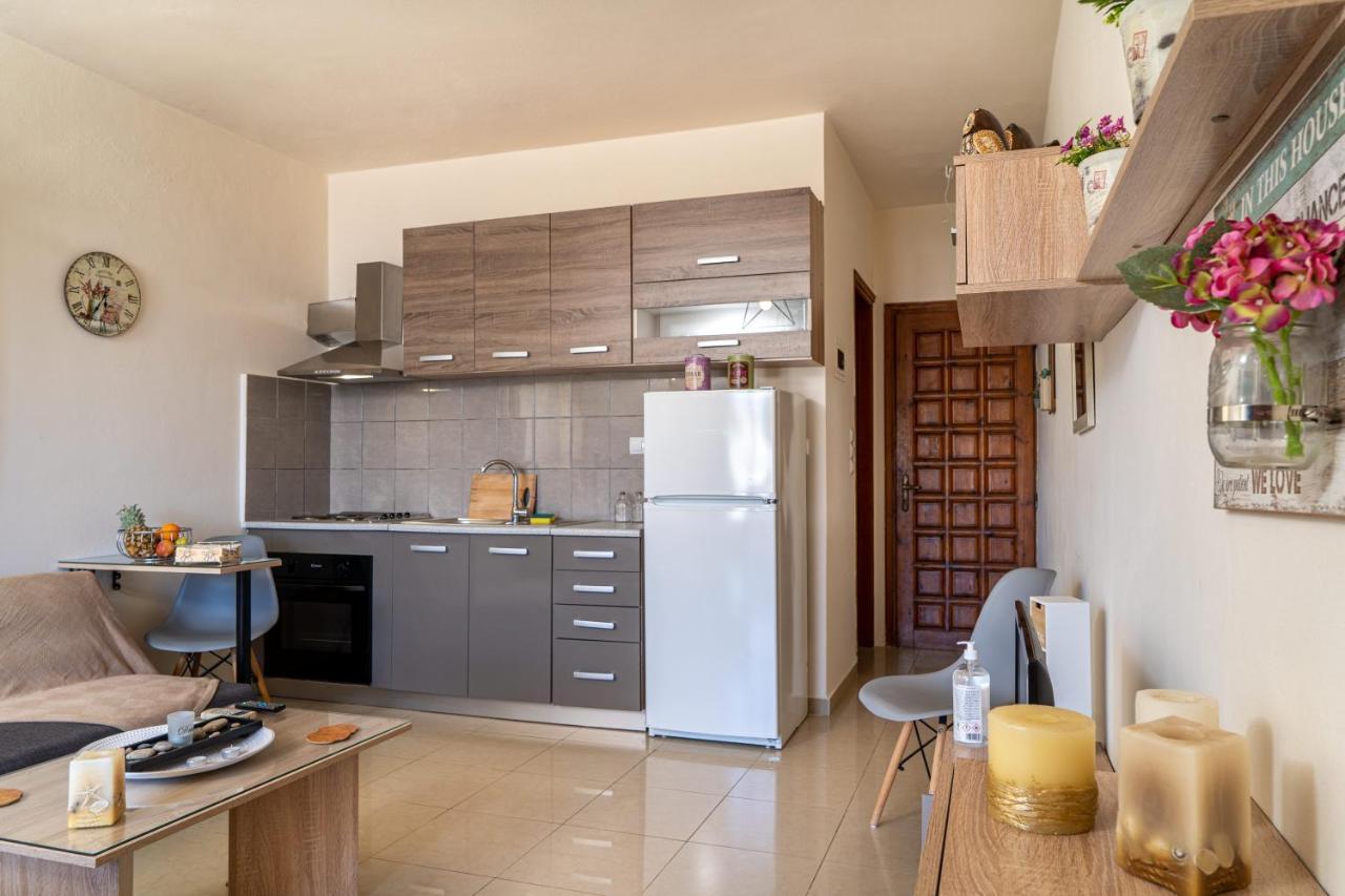 The View Apartment Makriyialos Bagian luar foto